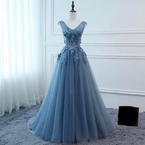BEAUTIFUL formal blue dress with flowers and silver blue Pearl attachments